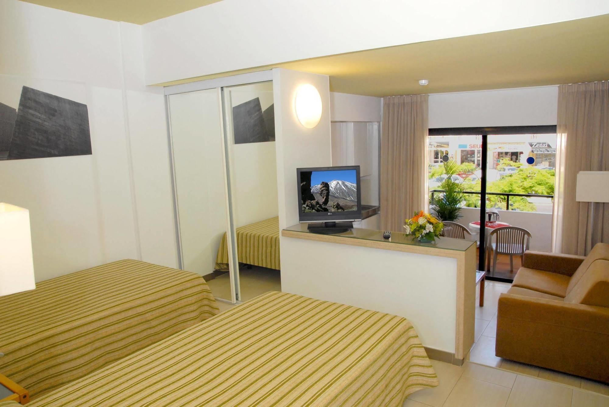 Hotel apartamentowy Udalla Park - & Playa de las Americas (Tenerife)